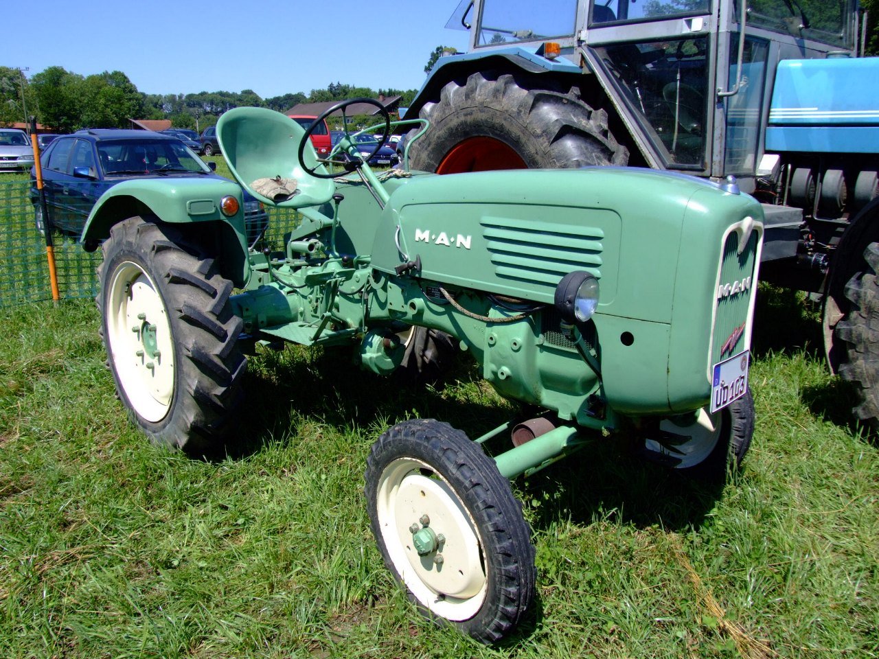 MAN 2-AXLE+ARTIC TRACTOR