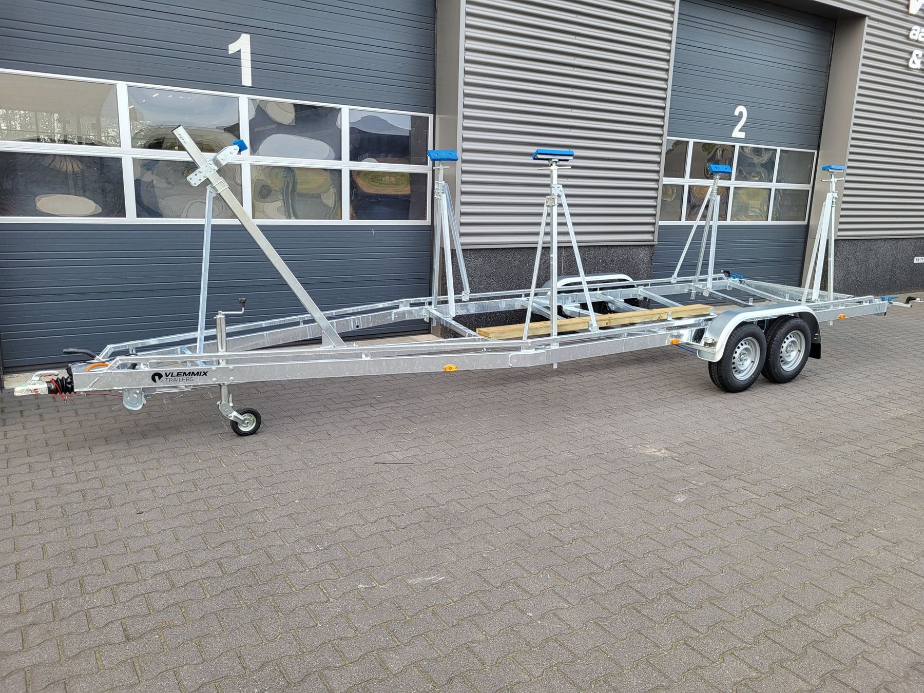Car trailers up to 3.5 t Vihe VIHE 255-350-2AKS-1600-J