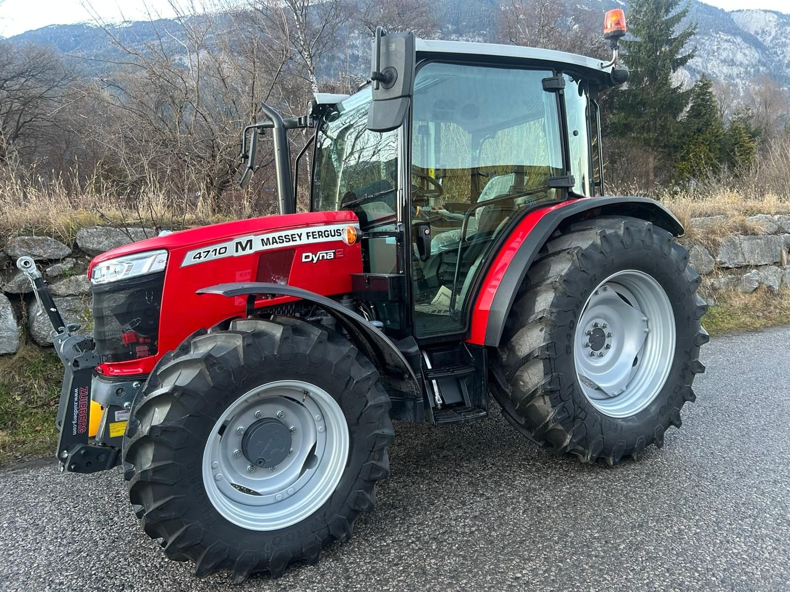 Massey Ferguson MF4710
