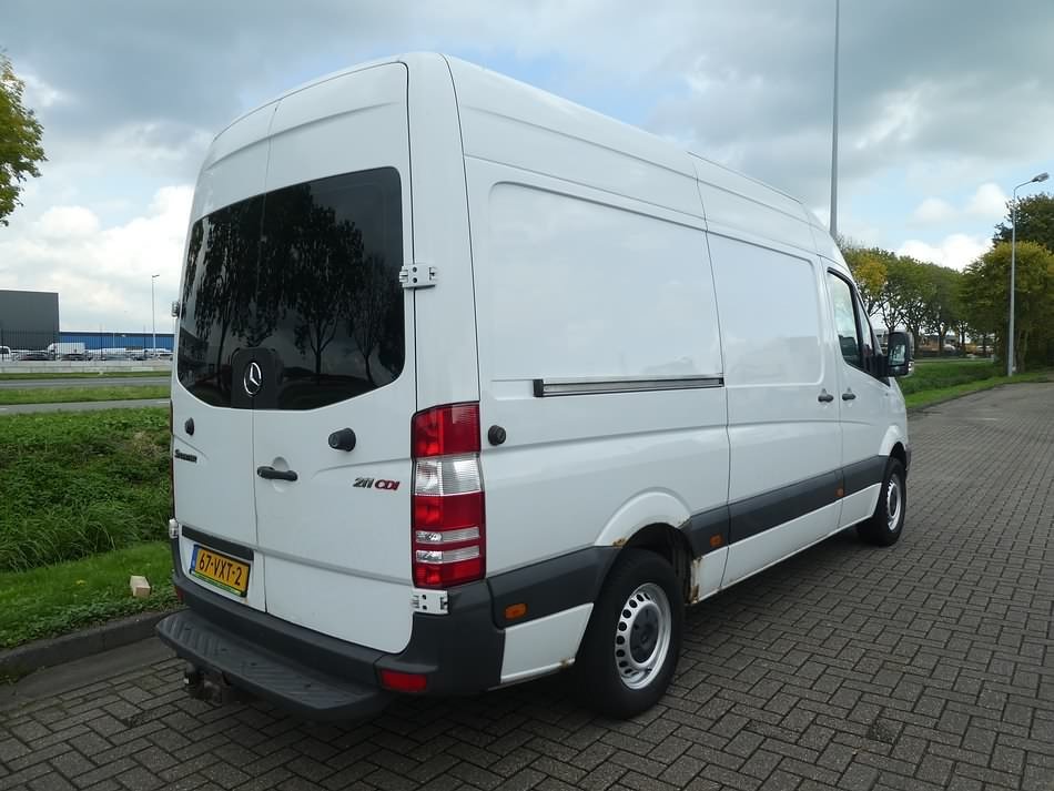 Transporter Mercedes Benz 211