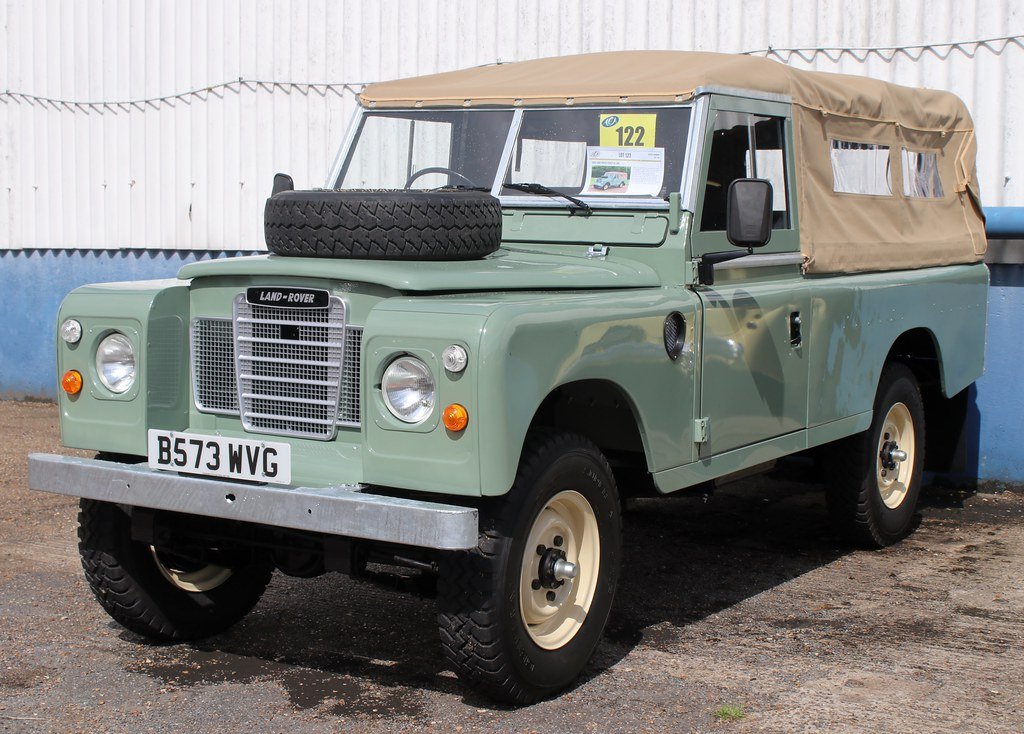 Van Land Rover 109METAL TOP