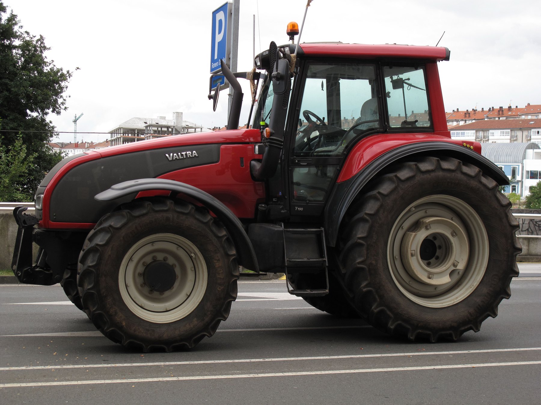 Tractor Valtra T190CR AC6 6