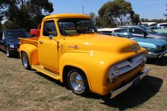 Ford F100 PICKUP