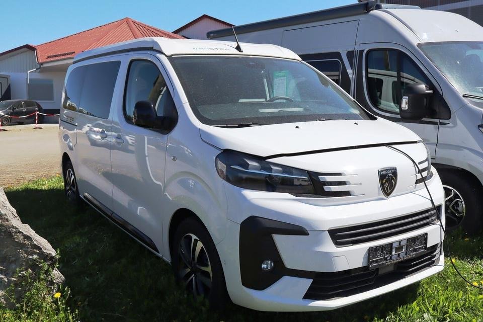 Van Peugeot 244 L