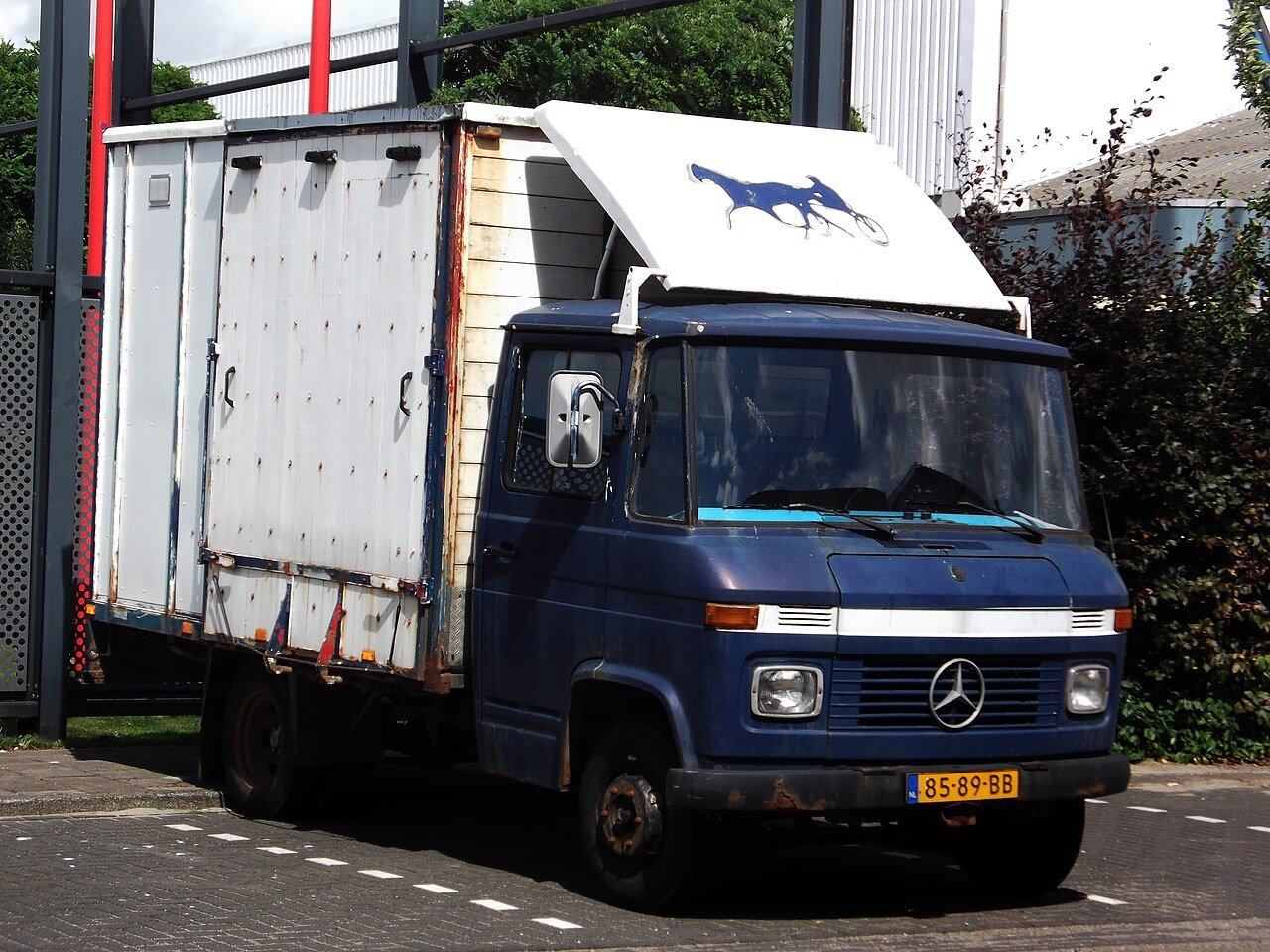 Van Mercedes Benz 406 D