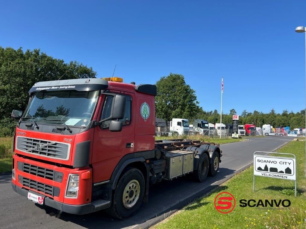 Truck Volvo FM9 4X2R