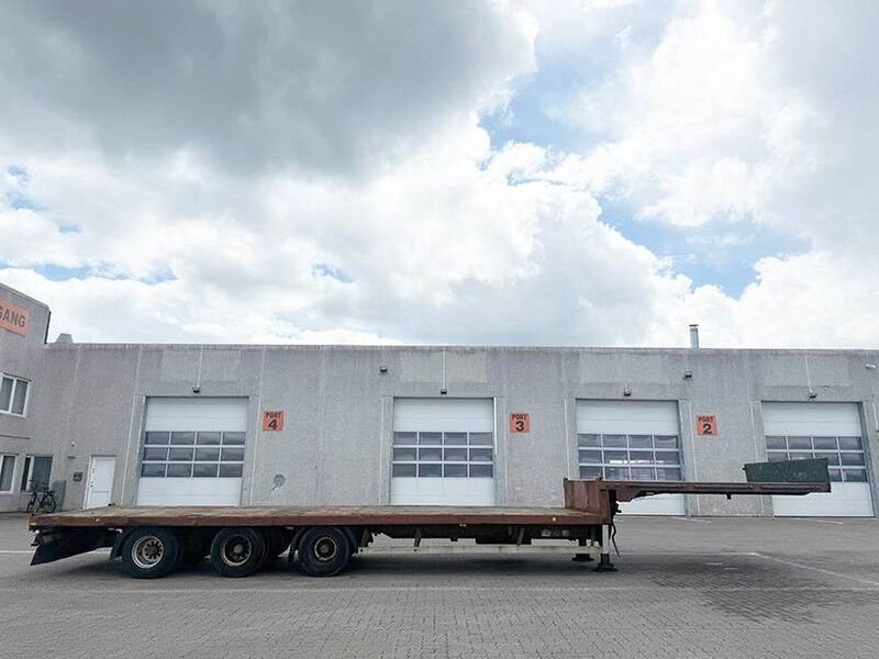 Trailer Renders ROC12.27 CC N