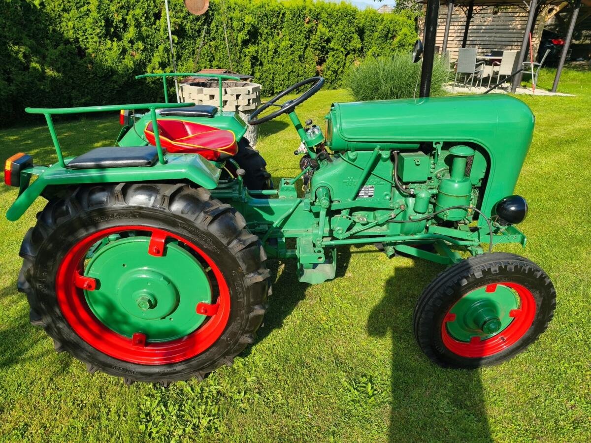 Tractor Holder H 100