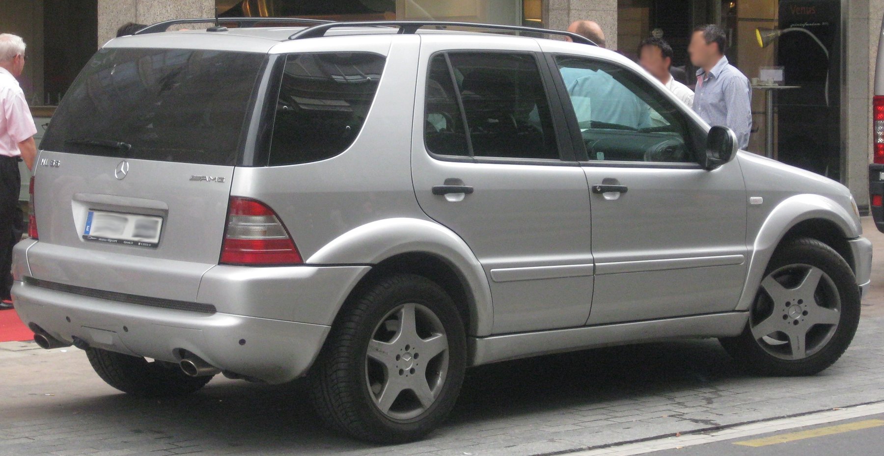Van Mercedes Benz ML 55 AMG