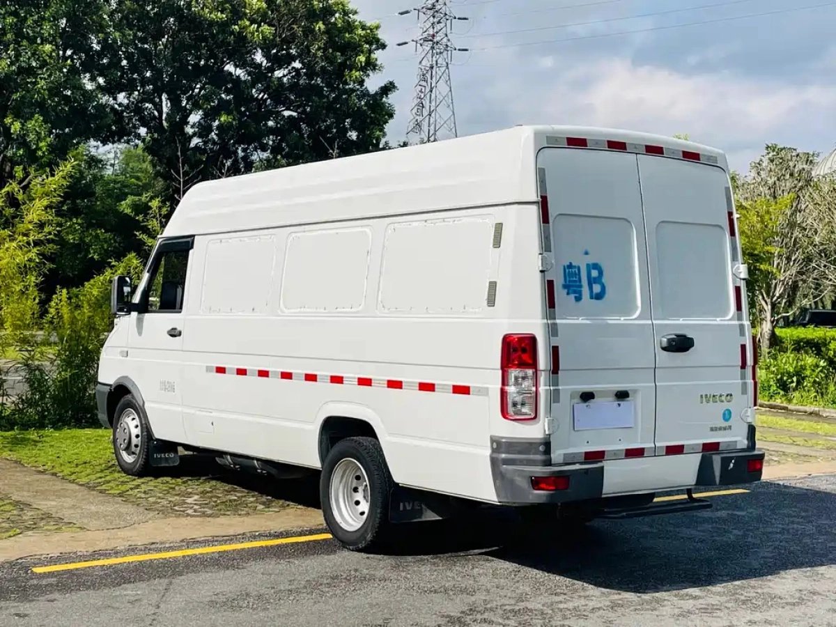 Transporter Iveco Power Daily