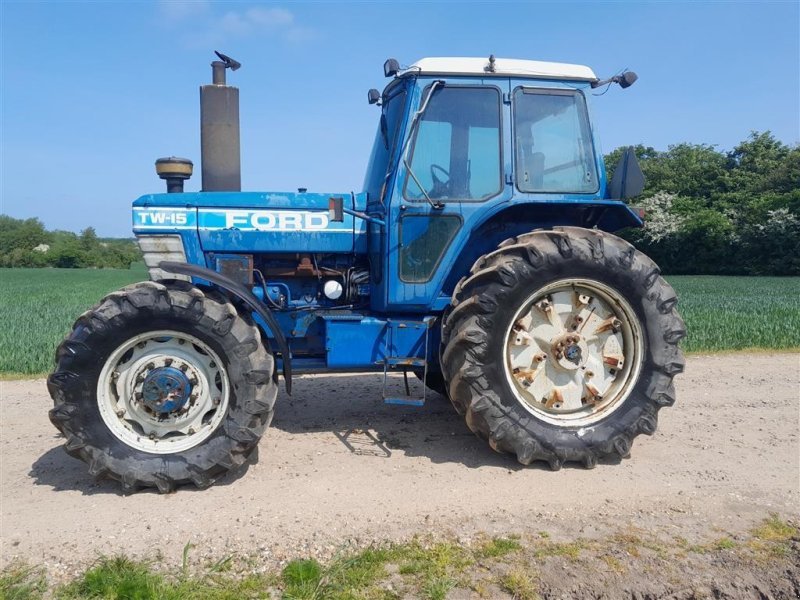 Tractor Ford TW 15