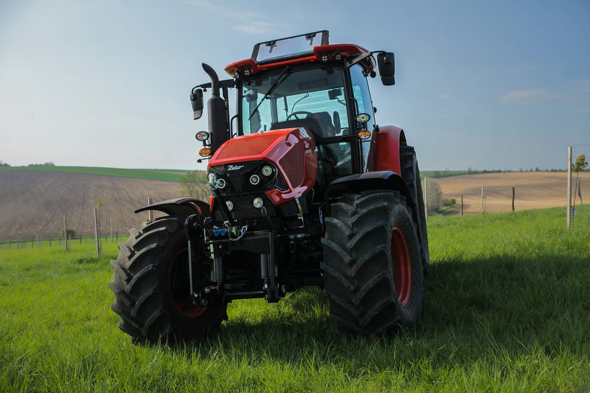 Tractor Zetor 105 Forterra