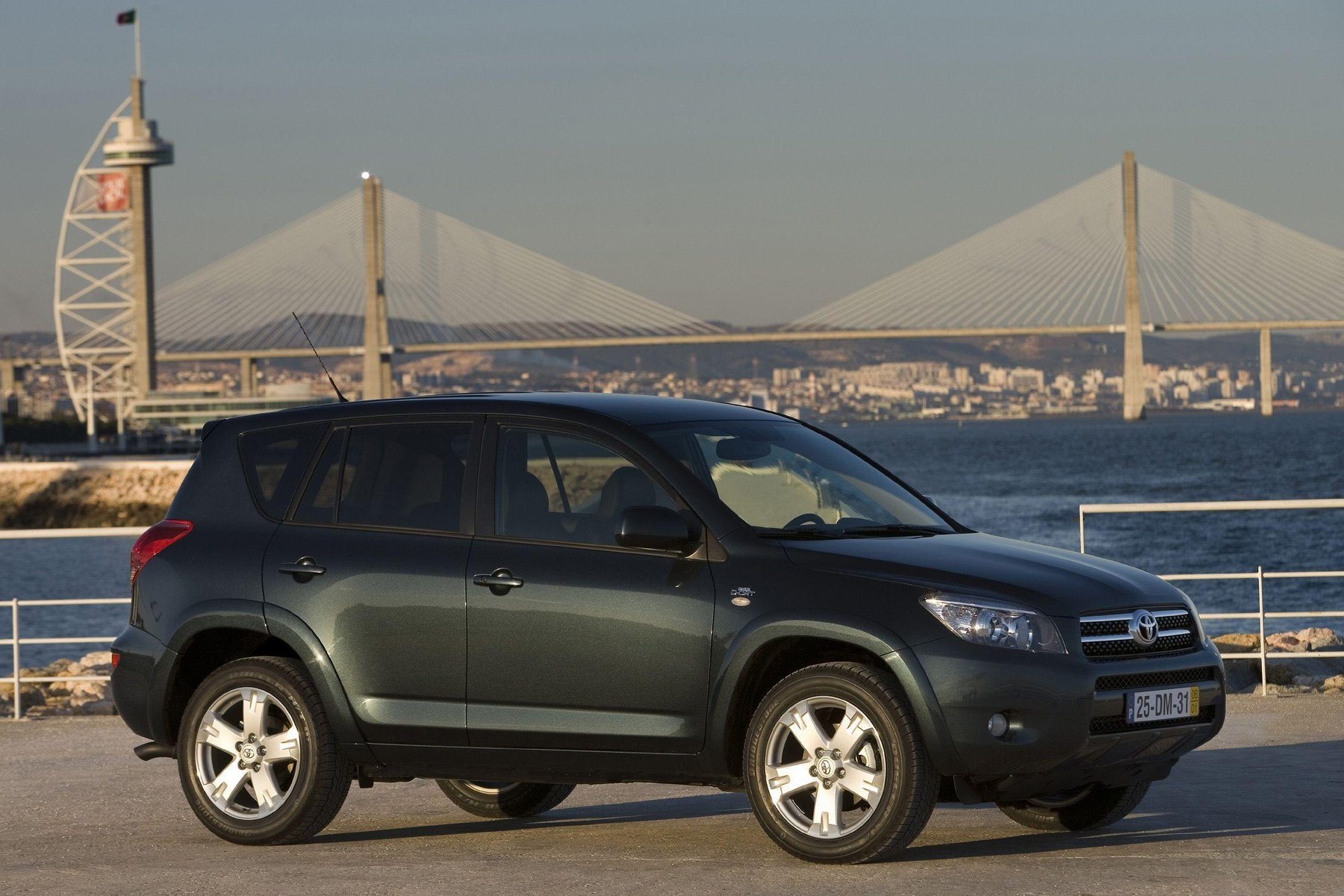 Van Toyota RAV4 2.2 D-CAT 4WD VAN