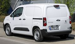 Peugeot 320M 2.5D DUB.CAB