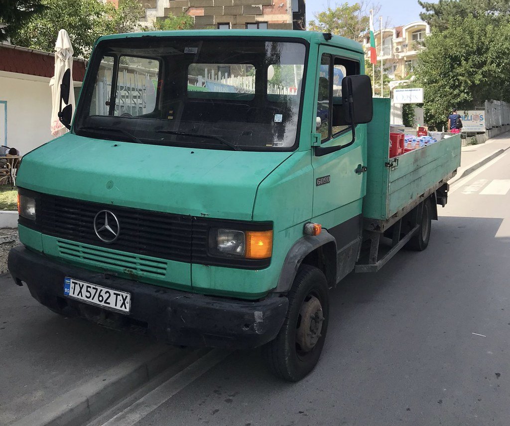 Truck Mercedes Benz 609 DC