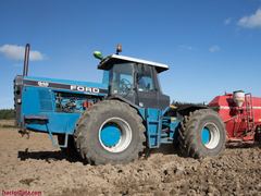 Ford Versatile 946
