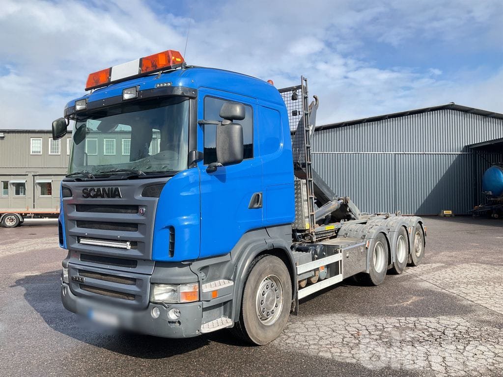 Lastwagen Scania R560 LB8x4*4HNB