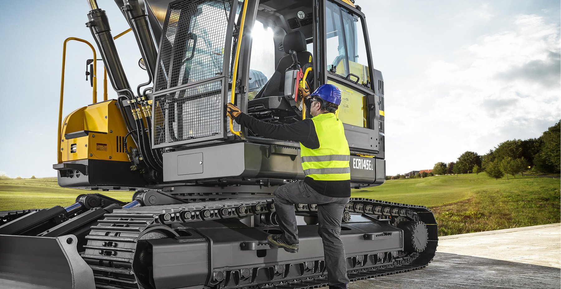 Excavator Volvo CE Crawler Excavator ECR145E