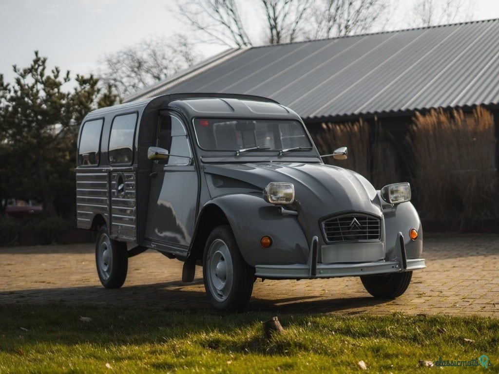 Transporter Citroën 2CV AK350
