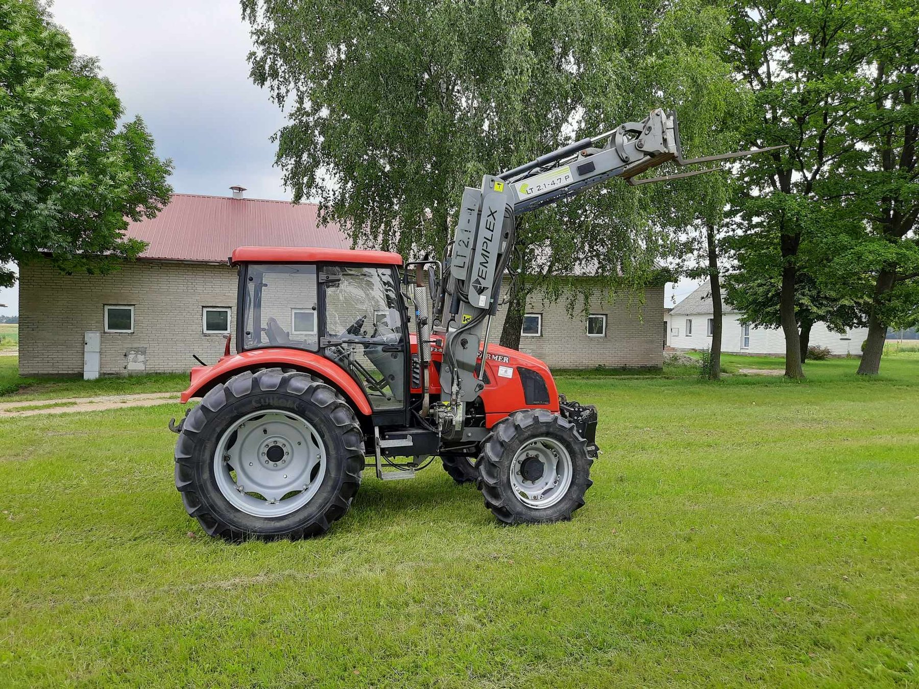 Tractor Farmer F-8244 C2