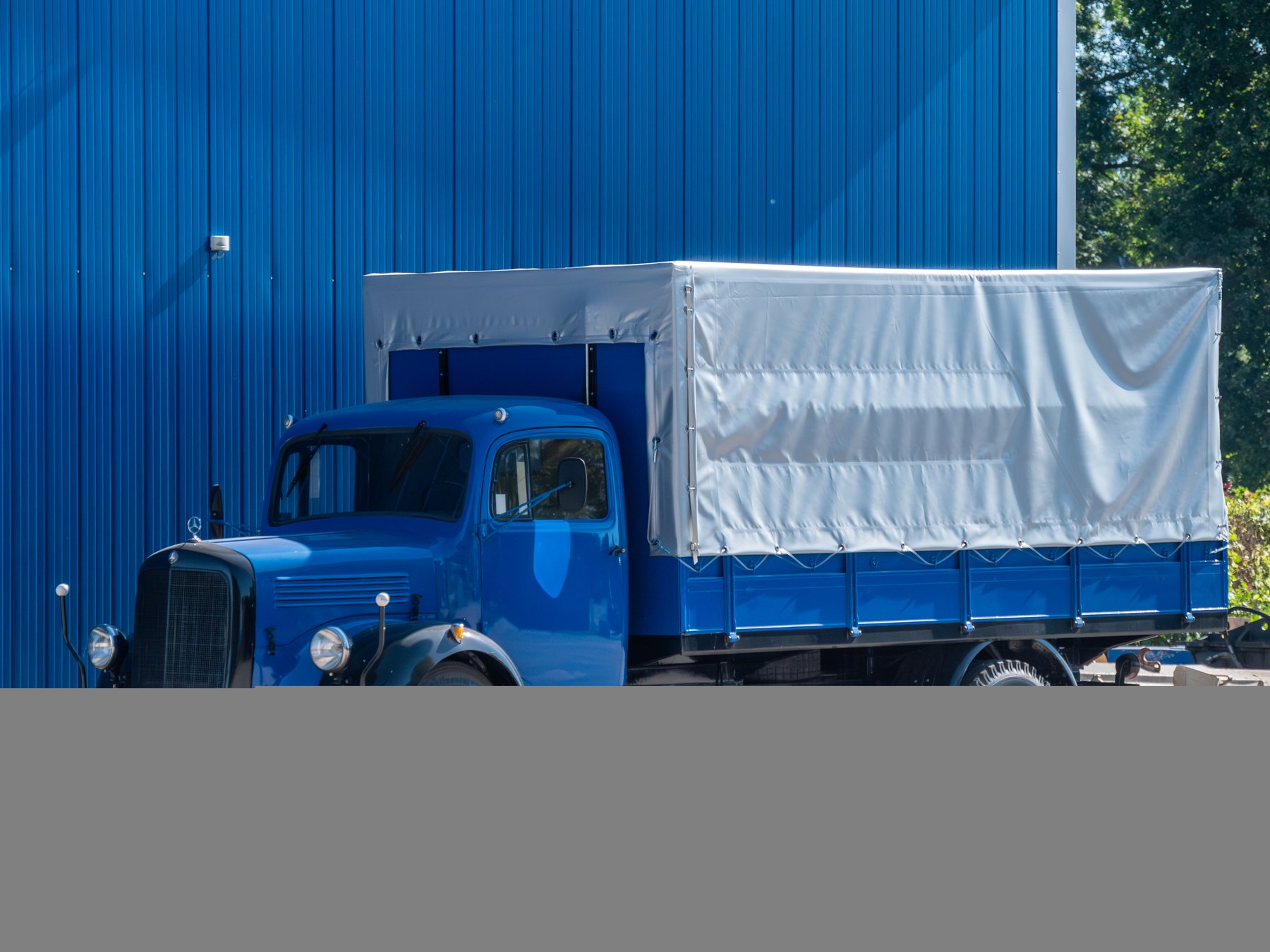 Truck Mercedes Benz L311