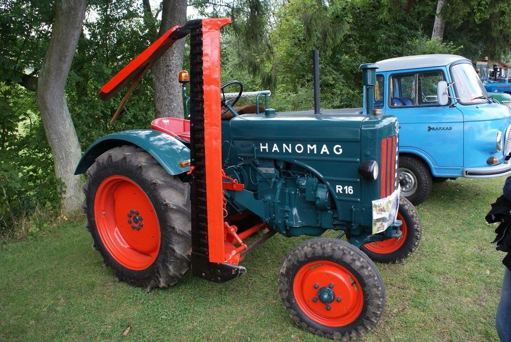 Traktor Hanomag R16