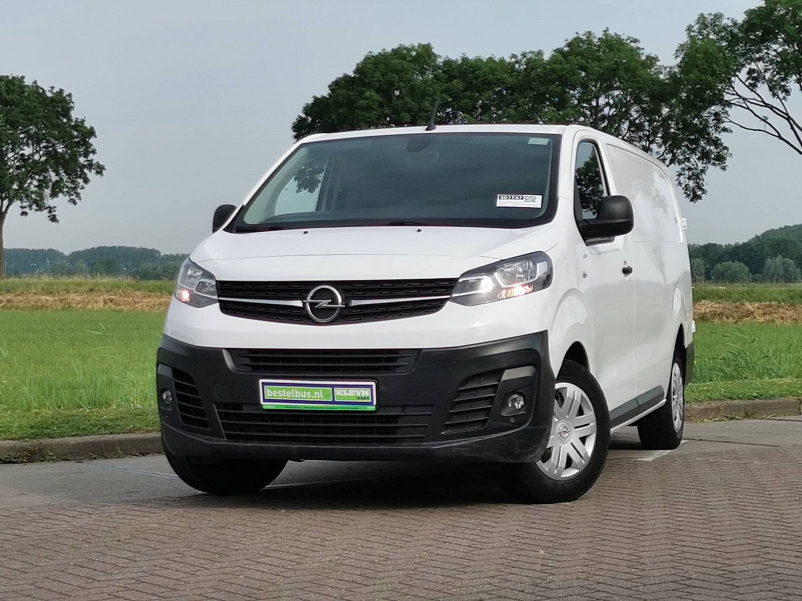 Van Opel VIVARO-2 2.0CDTI/84KW-E4 2.7T L1H1 TECSHIFT