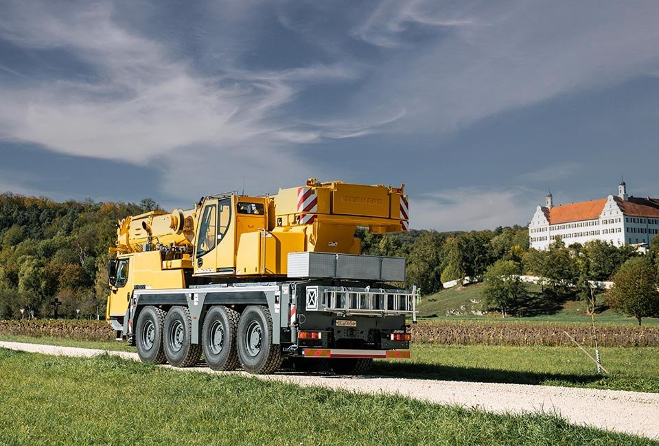 Mobile crane Liebherr LTM1070-4.2