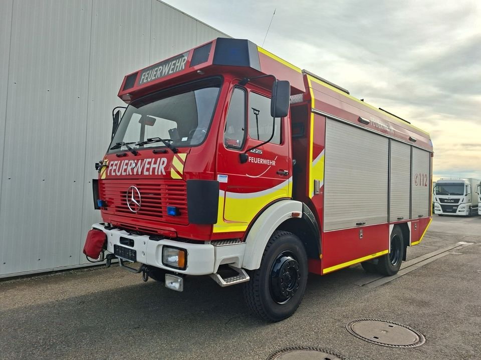 Truck Mercedes Benz 1225 AF-97635 4X4/386