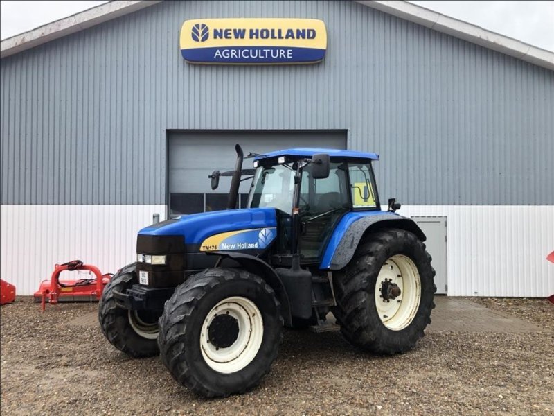 Tractor Case New Holland TM 175