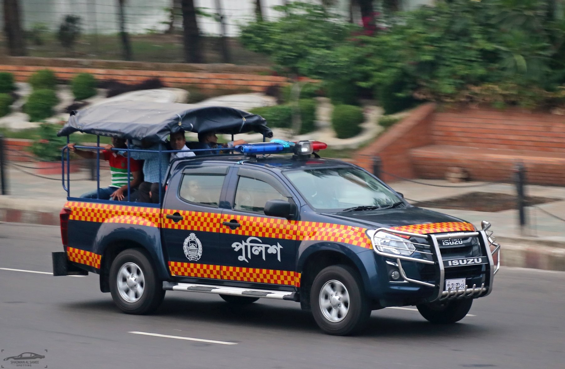 Van Isuzu D-MAX PICKUP
