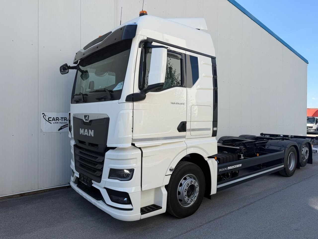 Lastwagen MAN 26.420 6X2-2 BL
