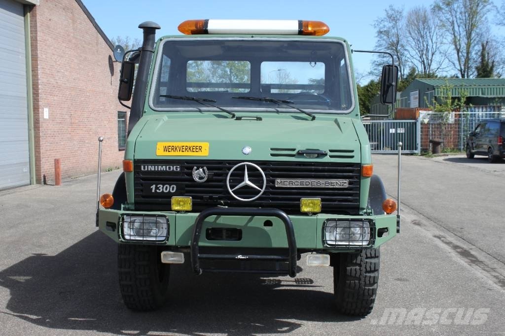 Truck Daimler Benz UNIMOG U1300L