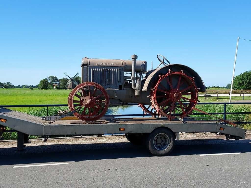 Traktor McCormick 10-20