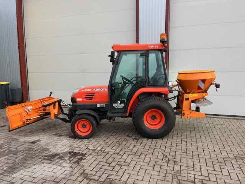 Tractor Kubota STV32