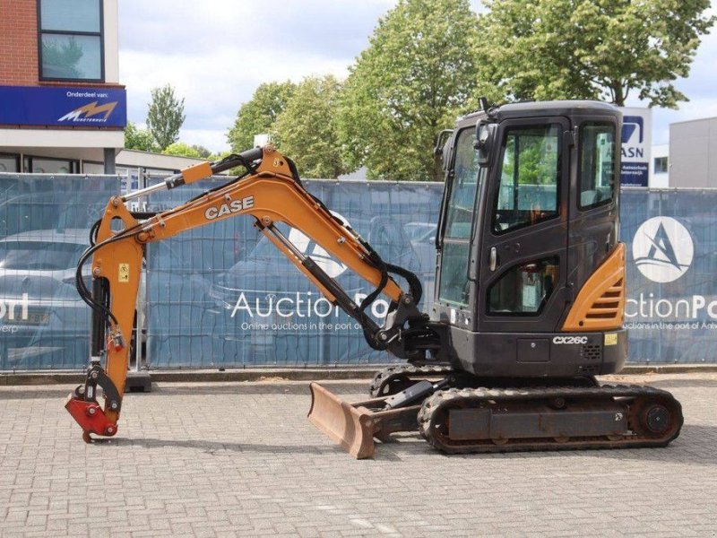 Case CX26C