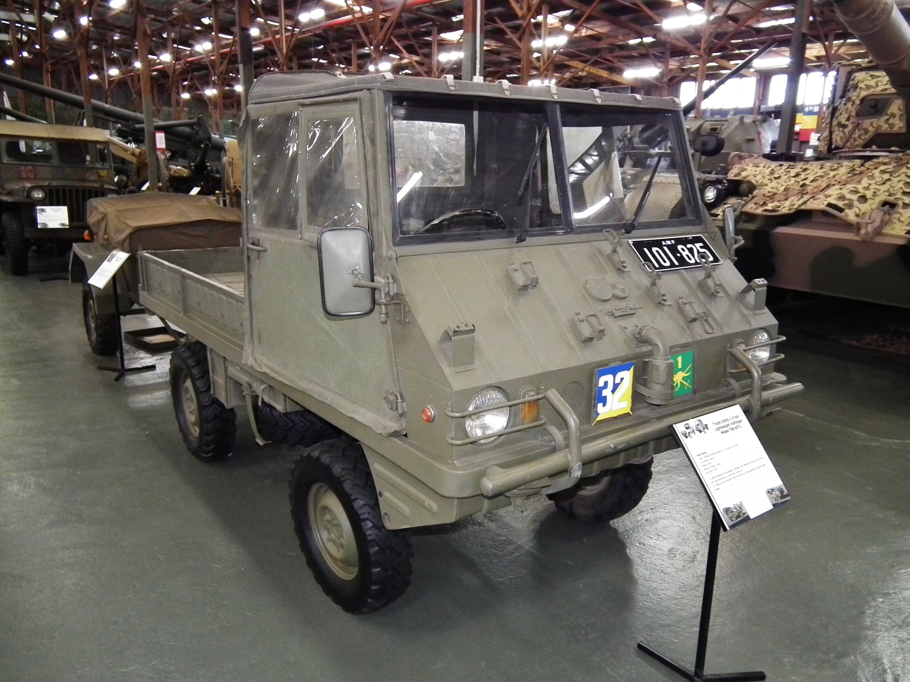 Steyr Puch 700 APT HALFLINGER