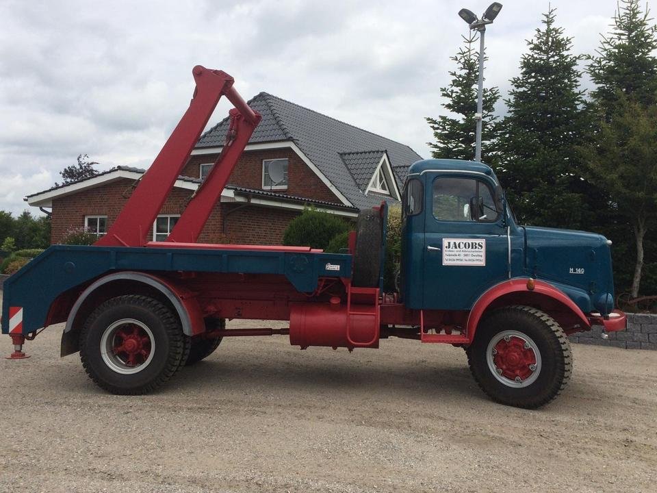 Truck Hanomag Henschel H140 AK