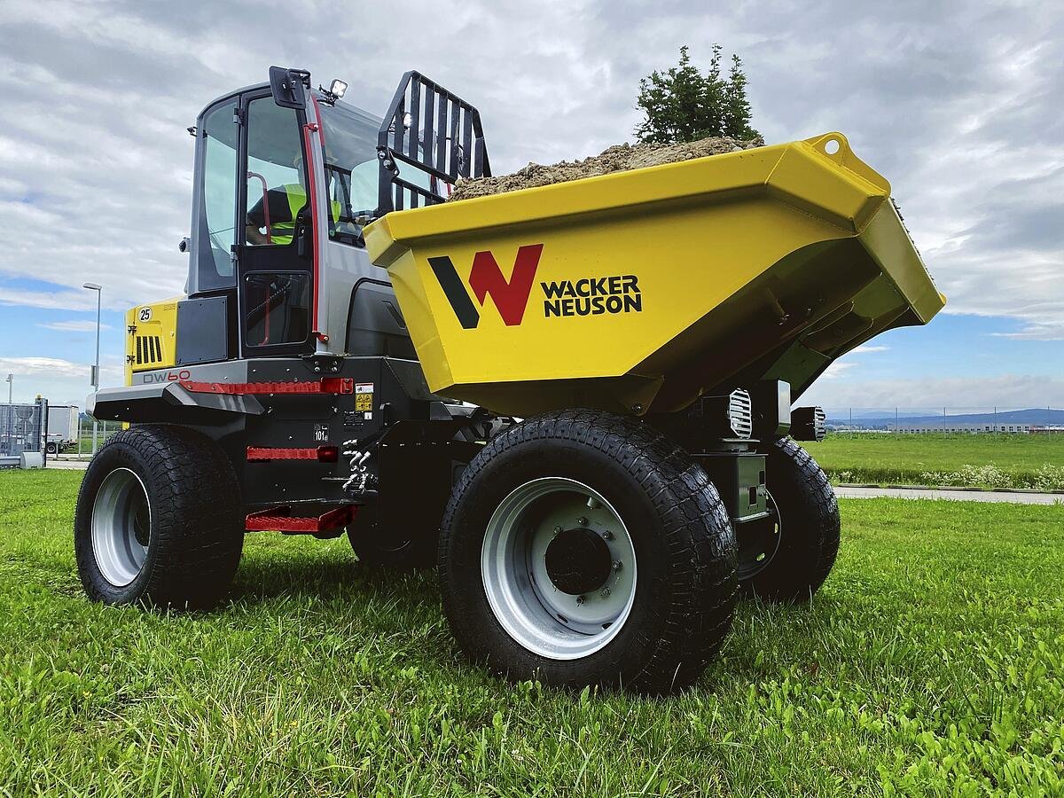 Maszyna żniwna Neuson mht 18002HVT
