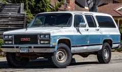 GMC 2500 SUBURBAN-GK26F-4X4
