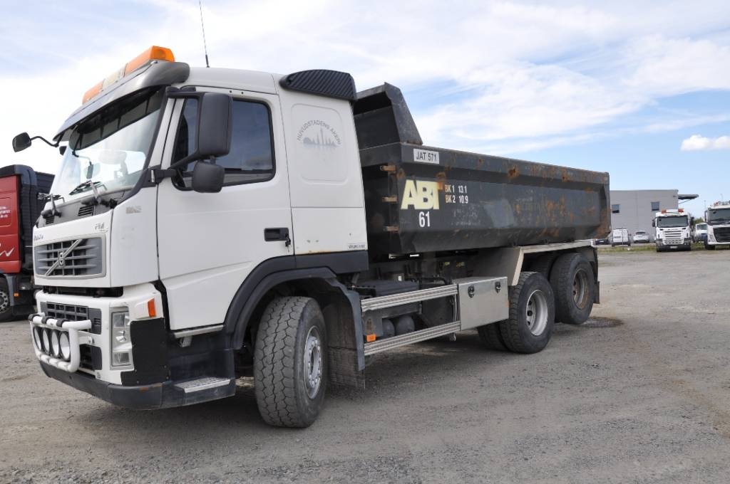 Truck Volvo 340-FM 62R B-6x2/480+137