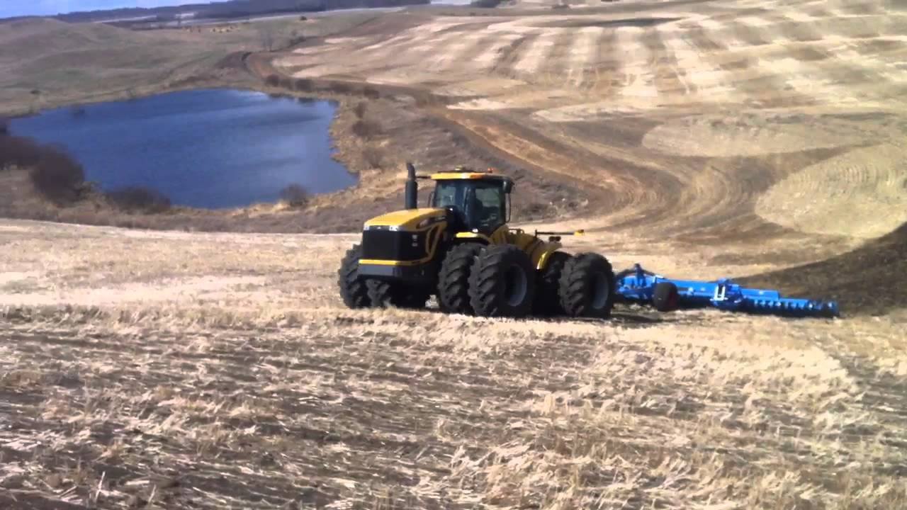Traktor Challenger MT2295B