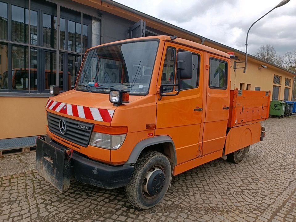 Truck Mercedes Benz 614 DC