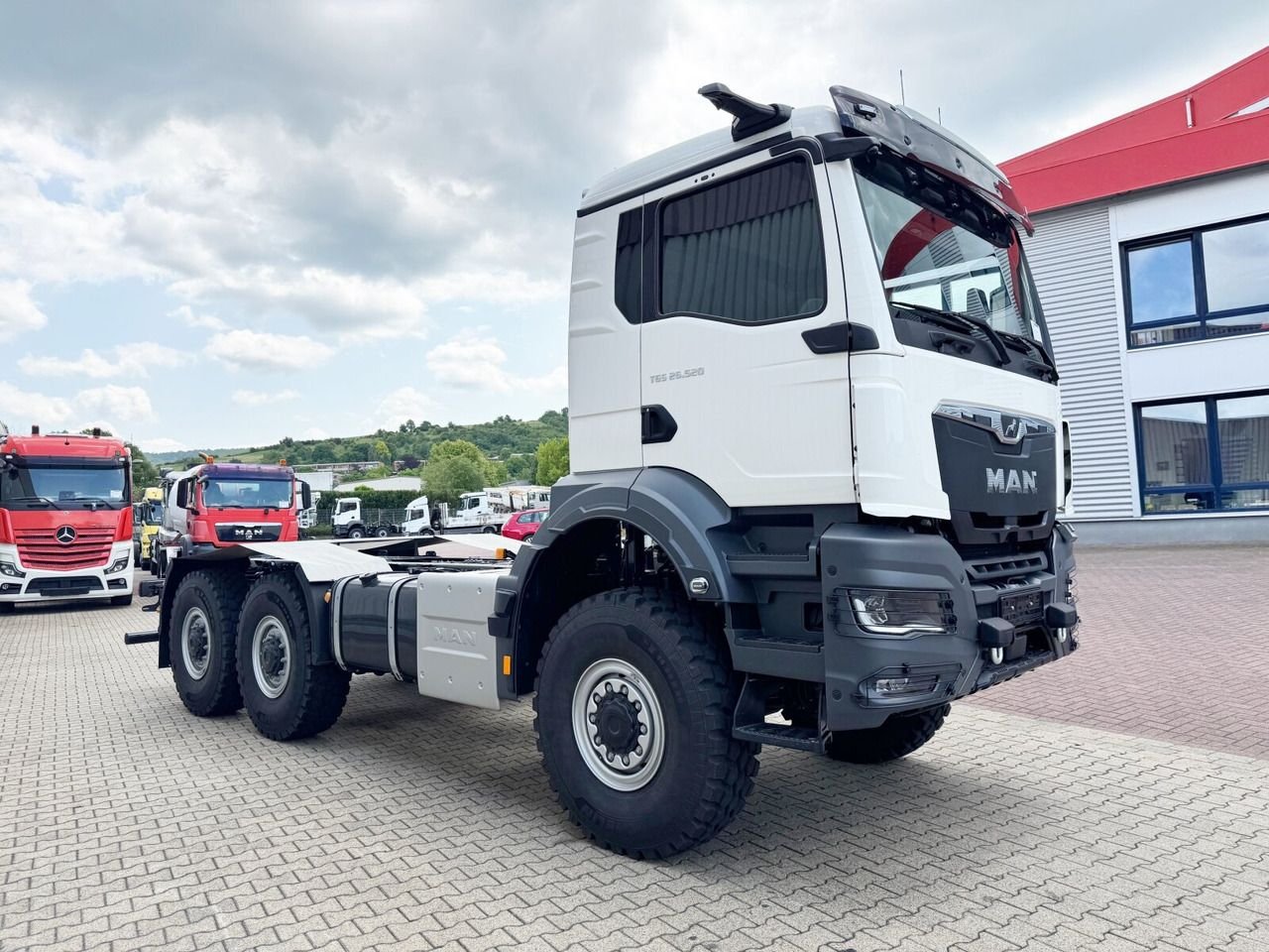 Truck MAN TGS 26-220 6X6 BB