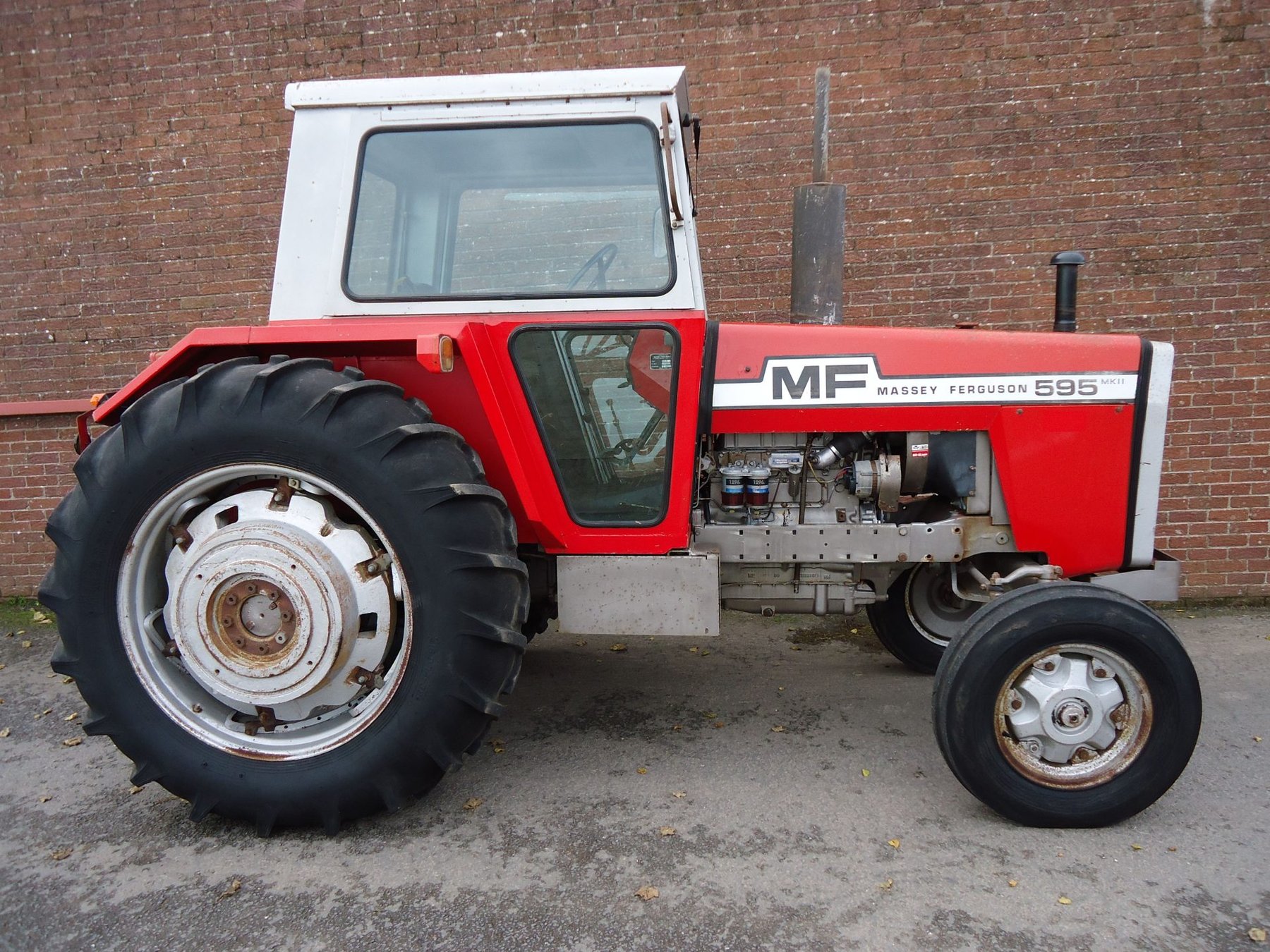 Tractor Massey Ferguson MF 595