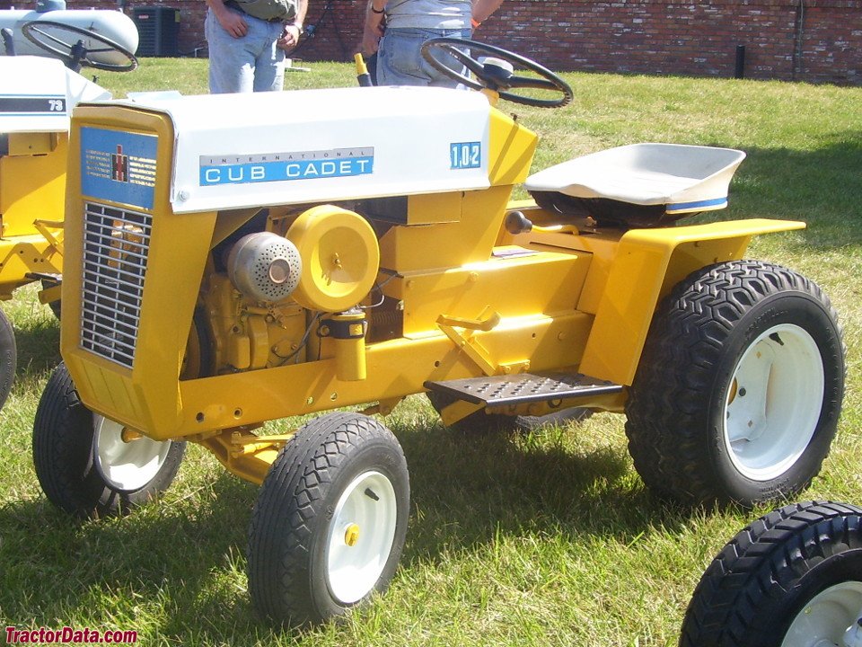 Aufsitzmäher Cub Cadet 102