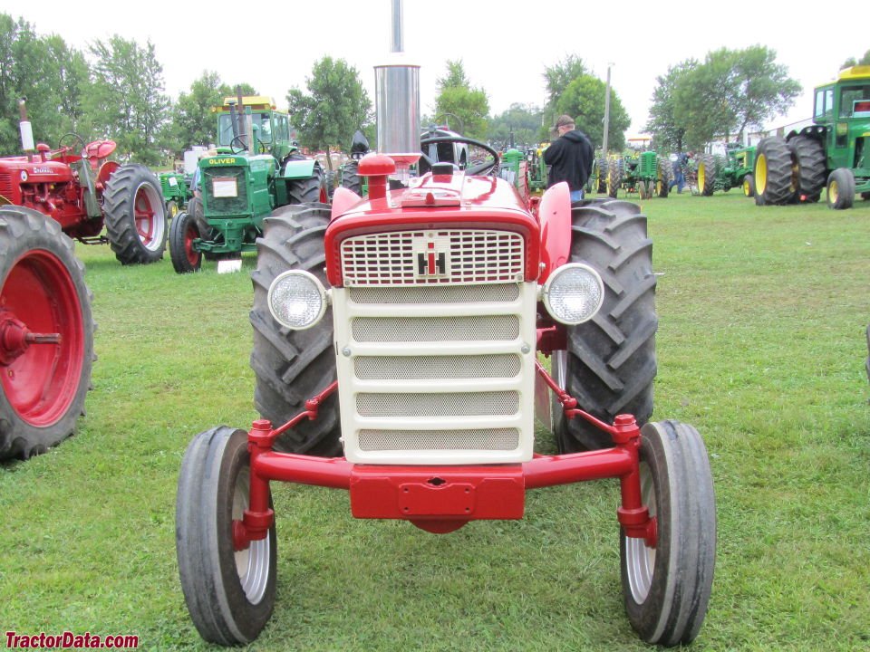 Traktor International Harvester International 340 Industrial