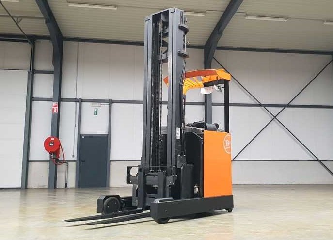 Wózki do wąskich korytarzy Bt RRE160M