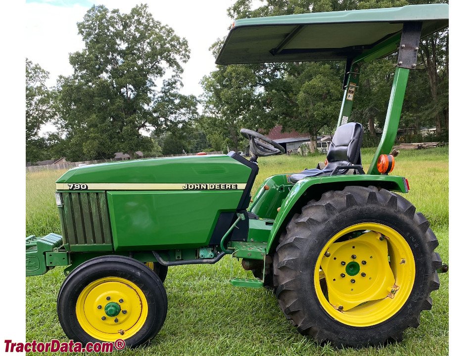 John Deere 790