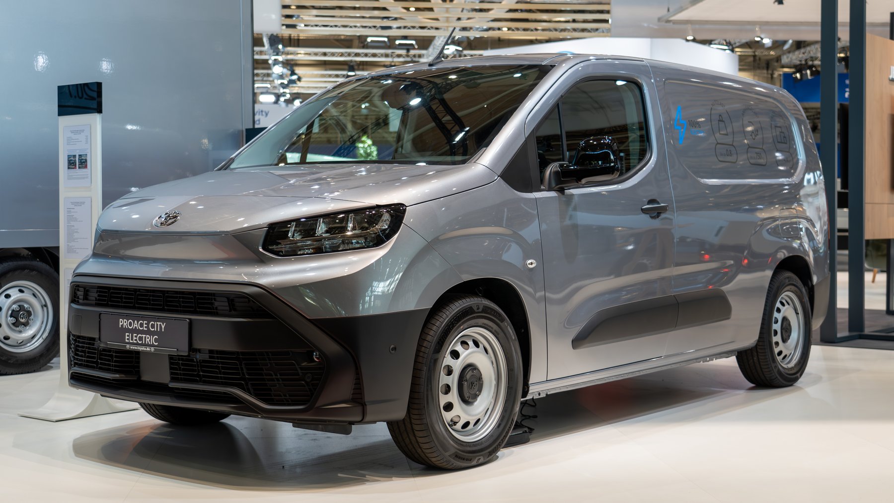 Van Toyota PROACE